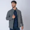 Gris oscuro